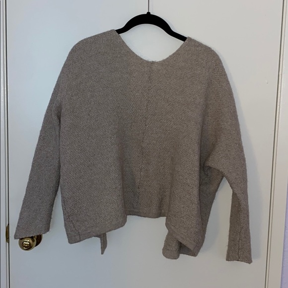 Brandy Melville Tan Wool Sweater Cardigan - Picture 2 of 3